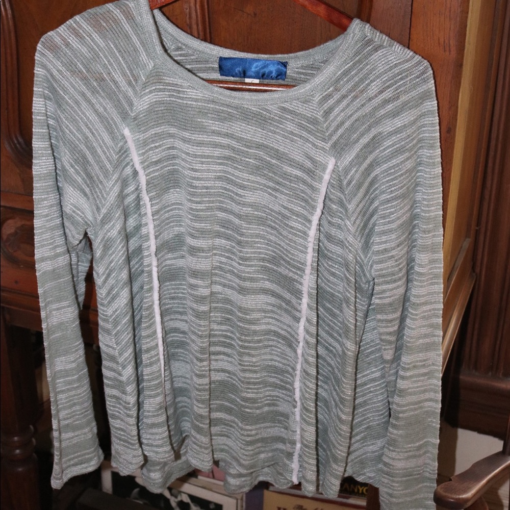 Green and White Long Sleeve Blouse